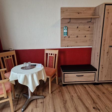 Hotel Weinhaus Am Stiftstor 트라이스카르덴 외부 사진