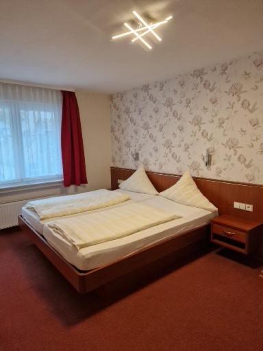 Hotel Weinhaus Am Stiftstor 트라이스카르덴 외부 사진