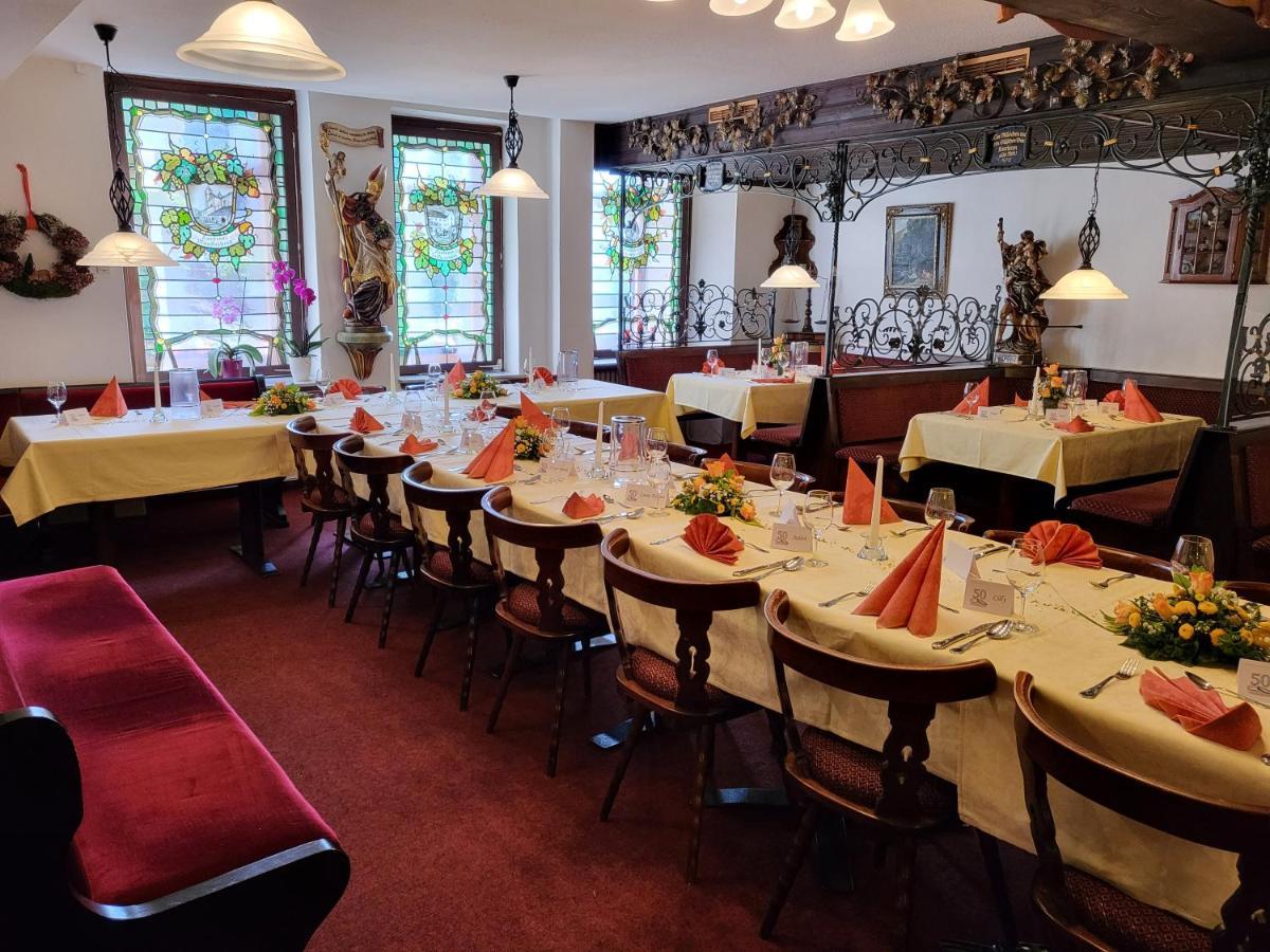 Hotel Weinhaus Am Stiftstor 트라이스카르덴 외부 사진