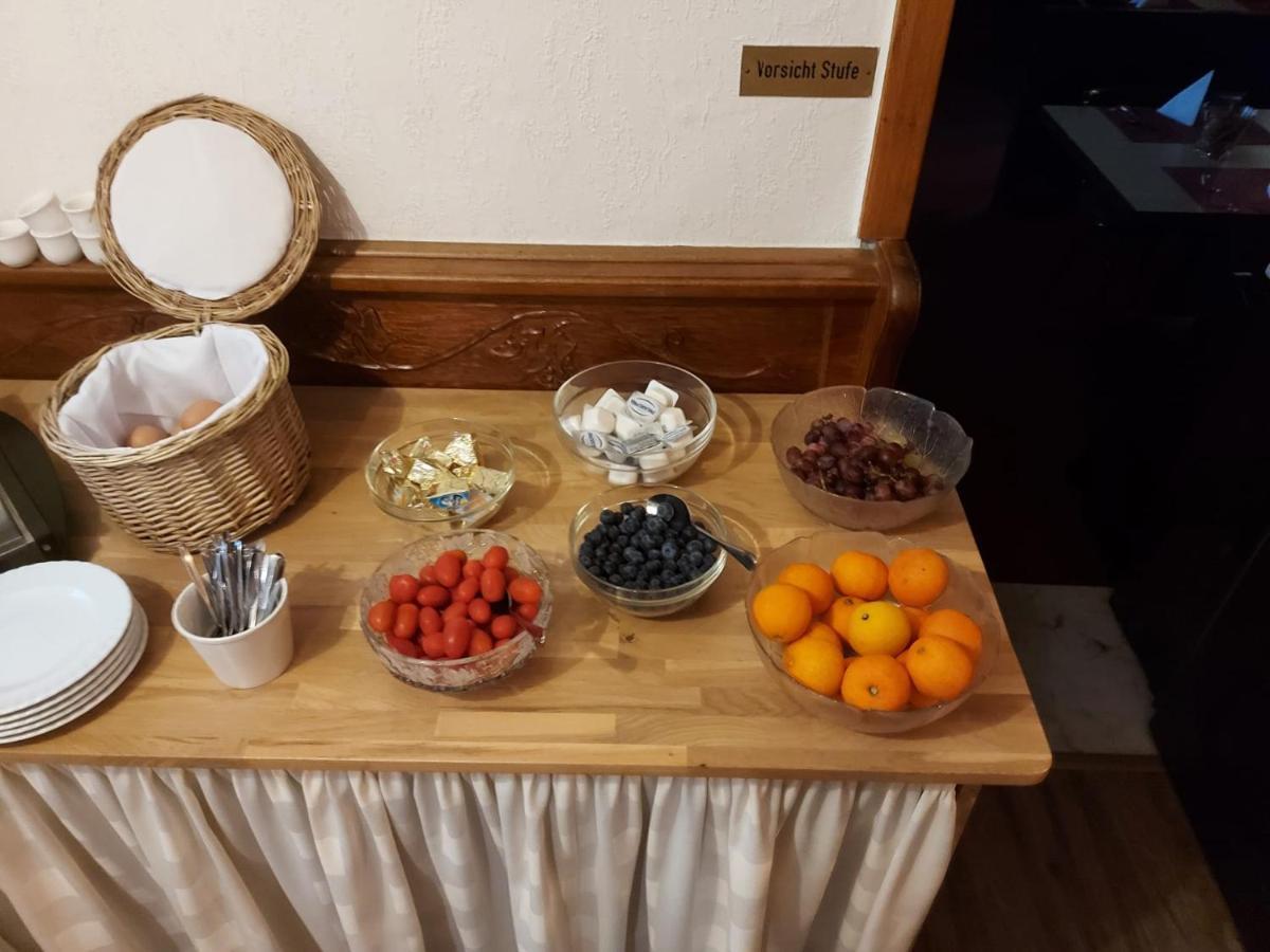 Hotel Weinhaus Am Stiftstor 트라이스카르덴 외부 사진