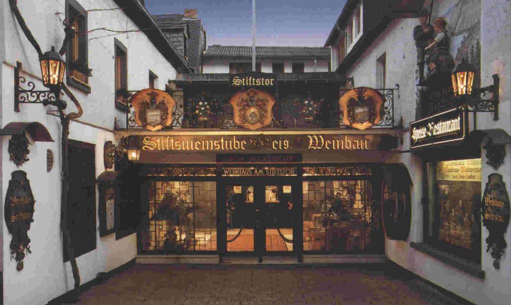 Hotel Weinhaus Am Stiftstor 트라이스카르덴 외부 사진